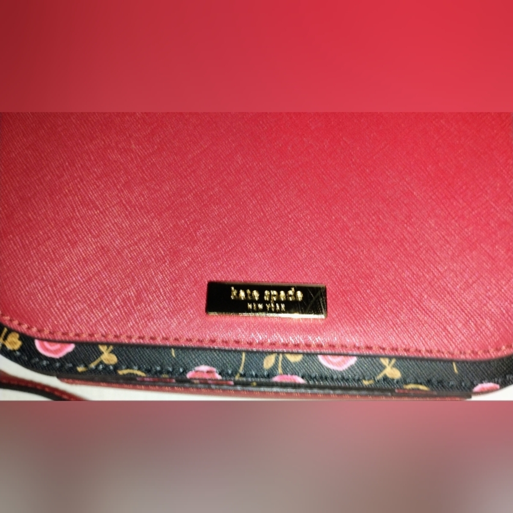 Stylish Purses, Wallets and Wristlets Collection - Picture 5 of 16